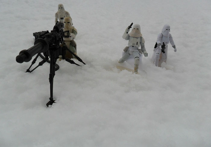 4 snowtrooper dans la neige naturel, attaque de la base de hoth